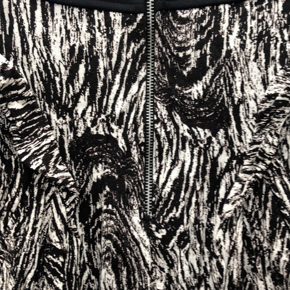 Dress - Picture 7 of 7